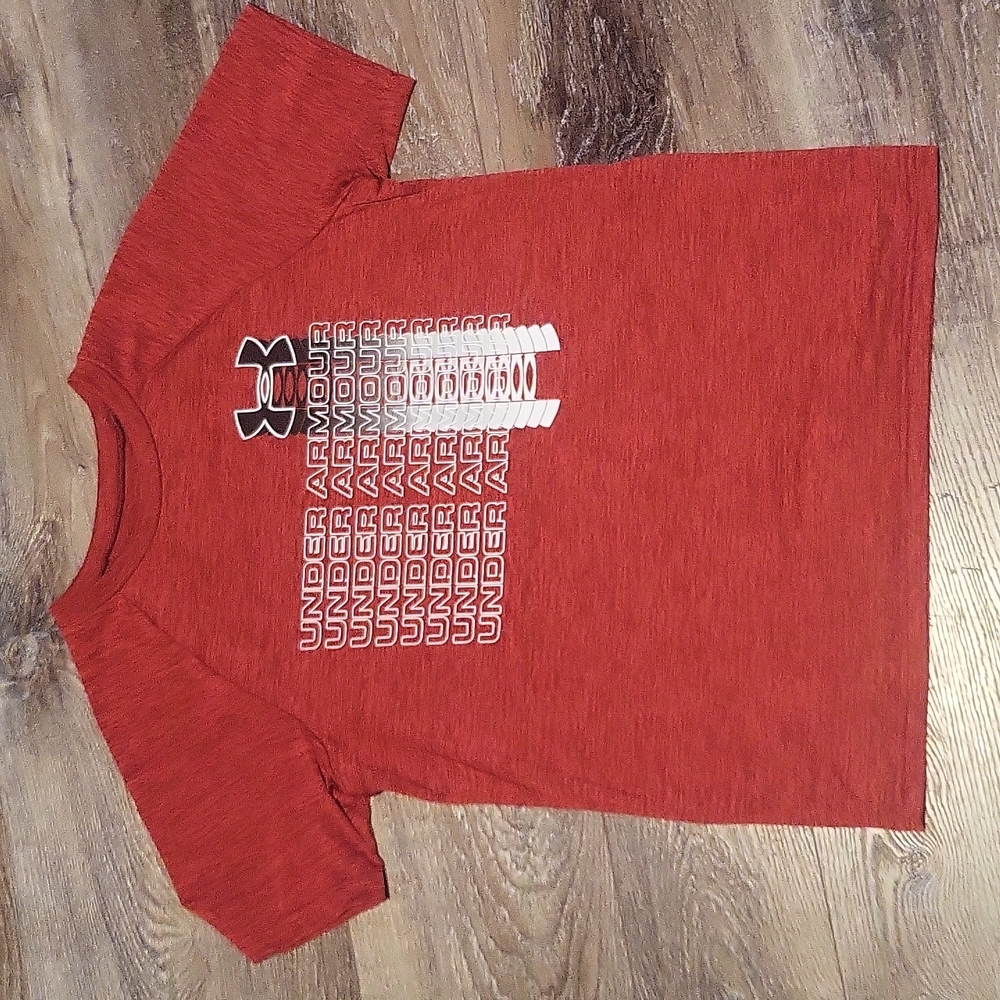 Under Armour T-shirt - youth medium